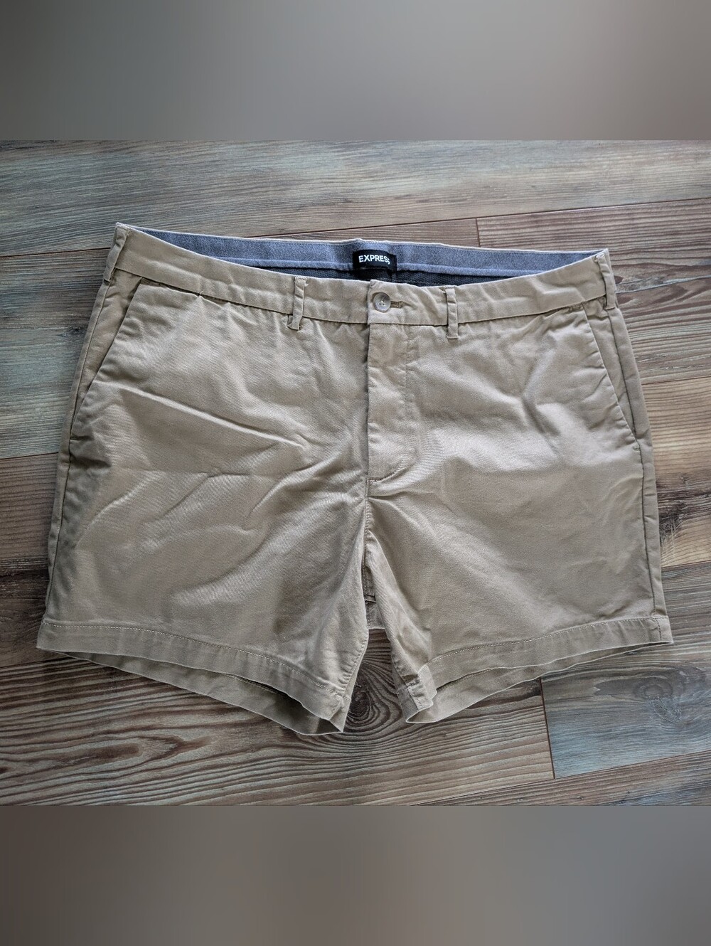 Express Khaki Beige Tan 6 Inch Inseam Men's Mid Rise Chino Shorts 38